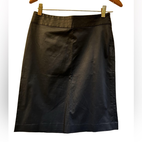 Banana Republic Black Stretch A-Line Skirt Size 4 NWOT - Picture 2 of 5
